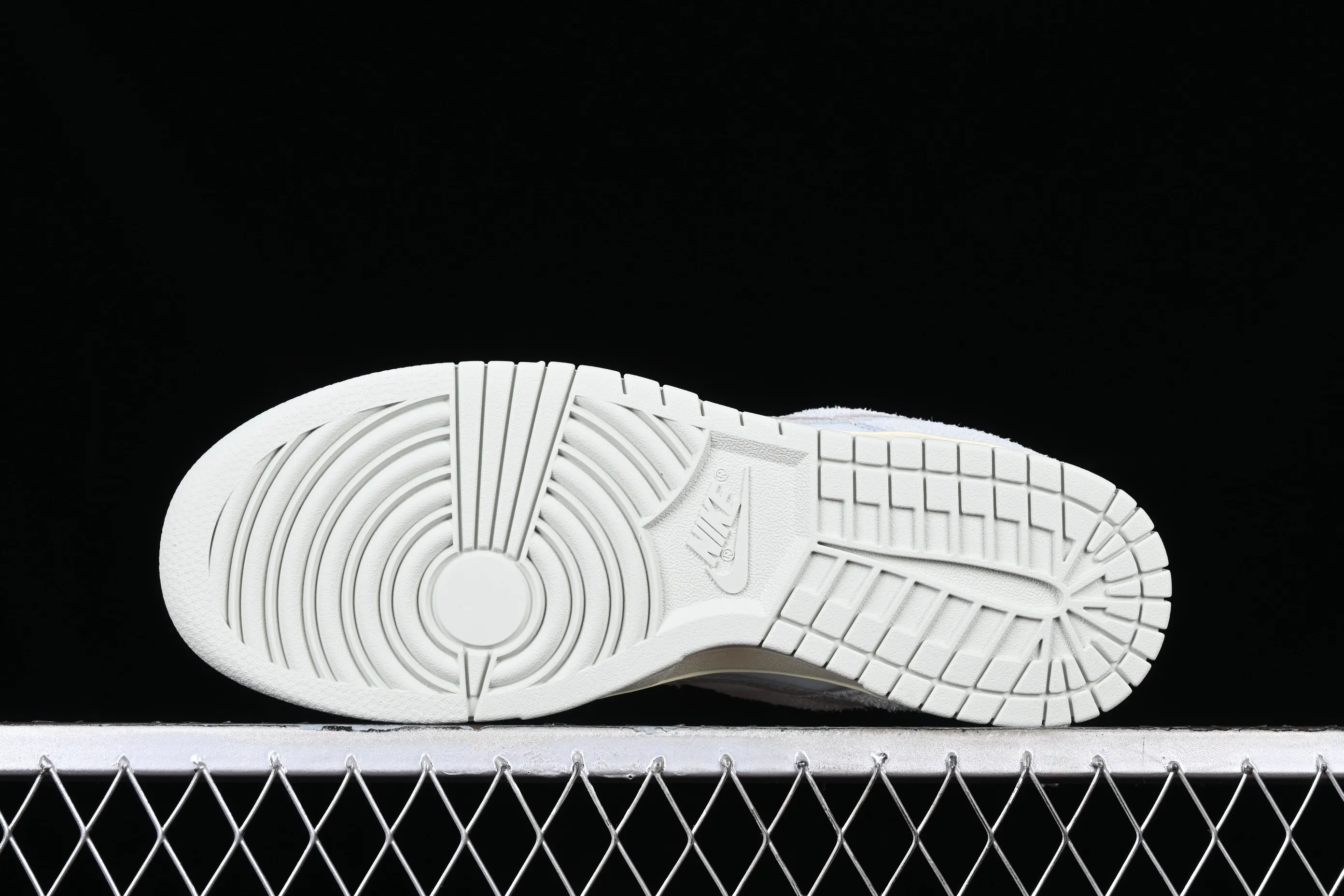 All categories Nk SB Dunk series Nk SB Dunk Low low-top sneakers F version Nk Dunk Low "Fishing" trout pattern SB low-top casual sneakers DV7210-001